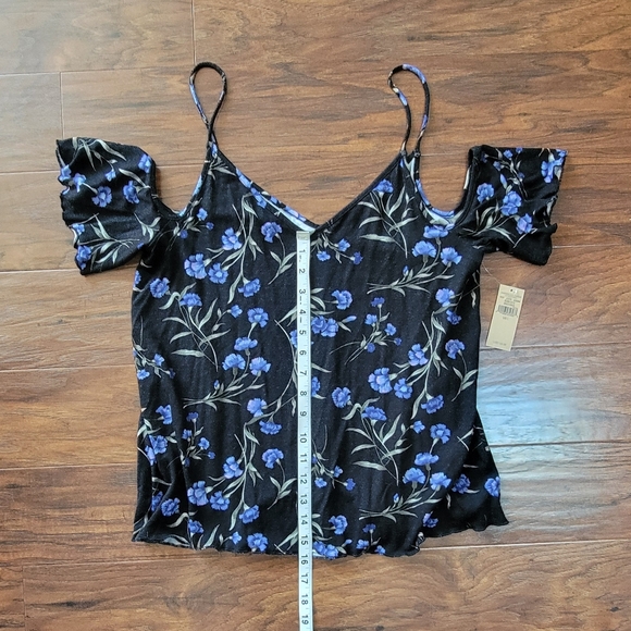 American Eagle Peek-a-Boo Flowy Short Sleeved Blouse NWT Never Worn Size Large - Picture 8 of 8